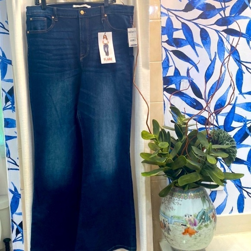 NWT Women’s Celebrity Pink Hi-Rise Flare Cotton Polyester & Spandex Jeans 21